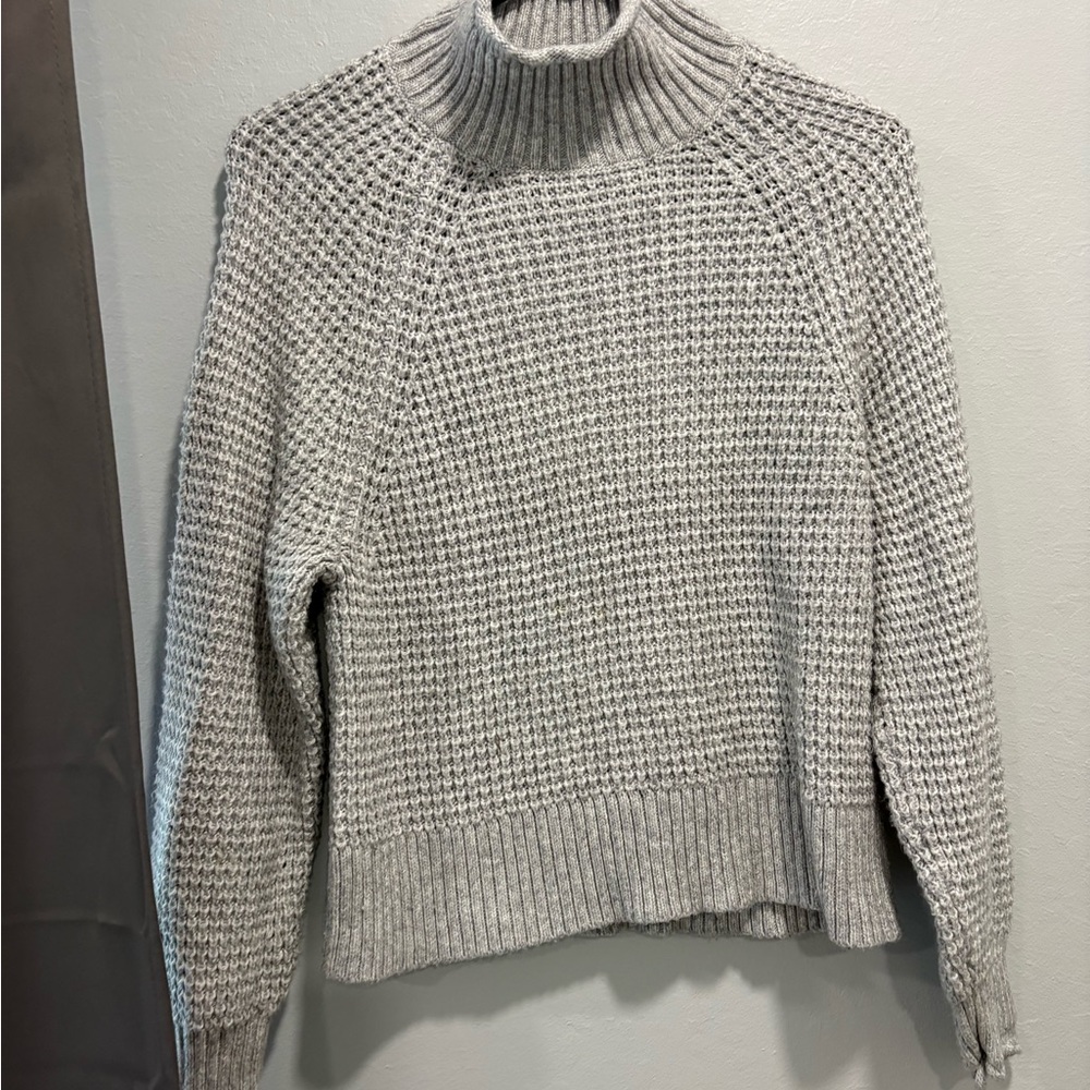 American Eagle Outfitters Gray Turtleneck Sweater